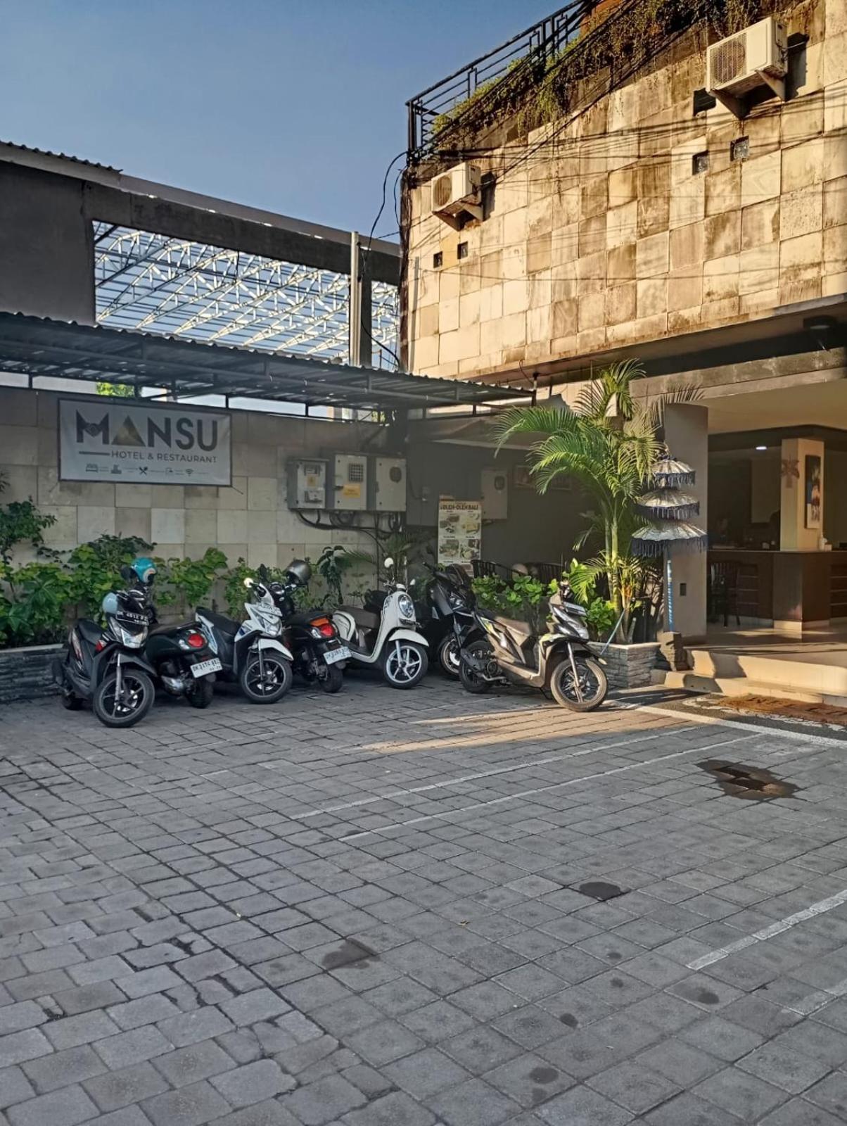 Mansu Hotel And Spa Legian Кута Екстериор снимка